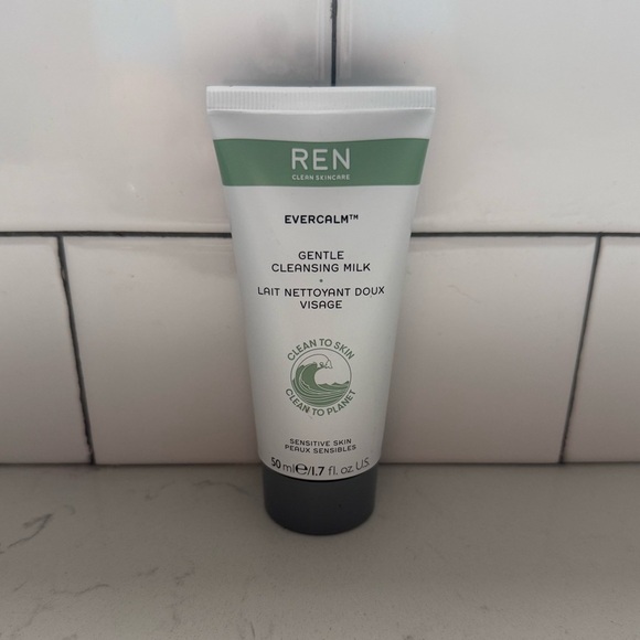 Ren Clean Skincare EVERCALM™ Gentle Cleansing Milk - 50ml Travel Size - NWB - Picture 5 of 7
